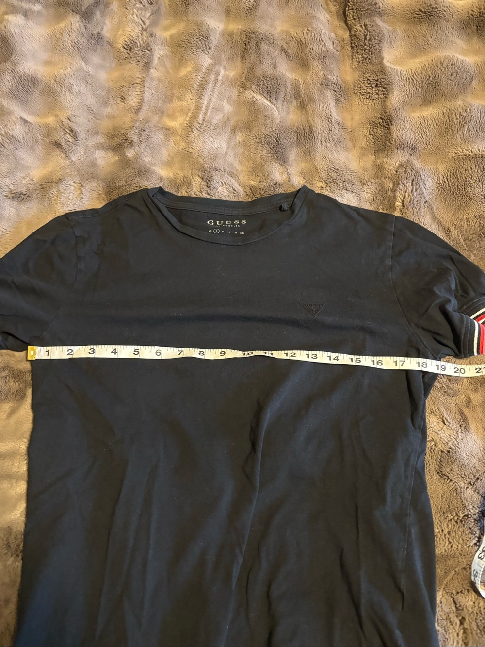 ☀️ Guess ☀️ vintage black basic tee - Picture 6 of 7